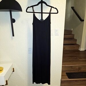 Joah Brown | Relaxed V-Neck Midi Dress